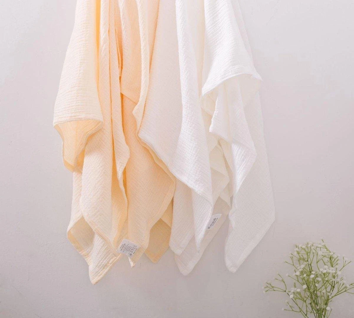 Hydrofiele Doek XL 120x120cm Wit - Luxueuze Kwaliteit - 100% Zacht Katoen - Hydrofiele Luiers - Swaddle - Inbakerdoek - Wikkeldeken- Omslagdoek Baby - Bad - Image 3