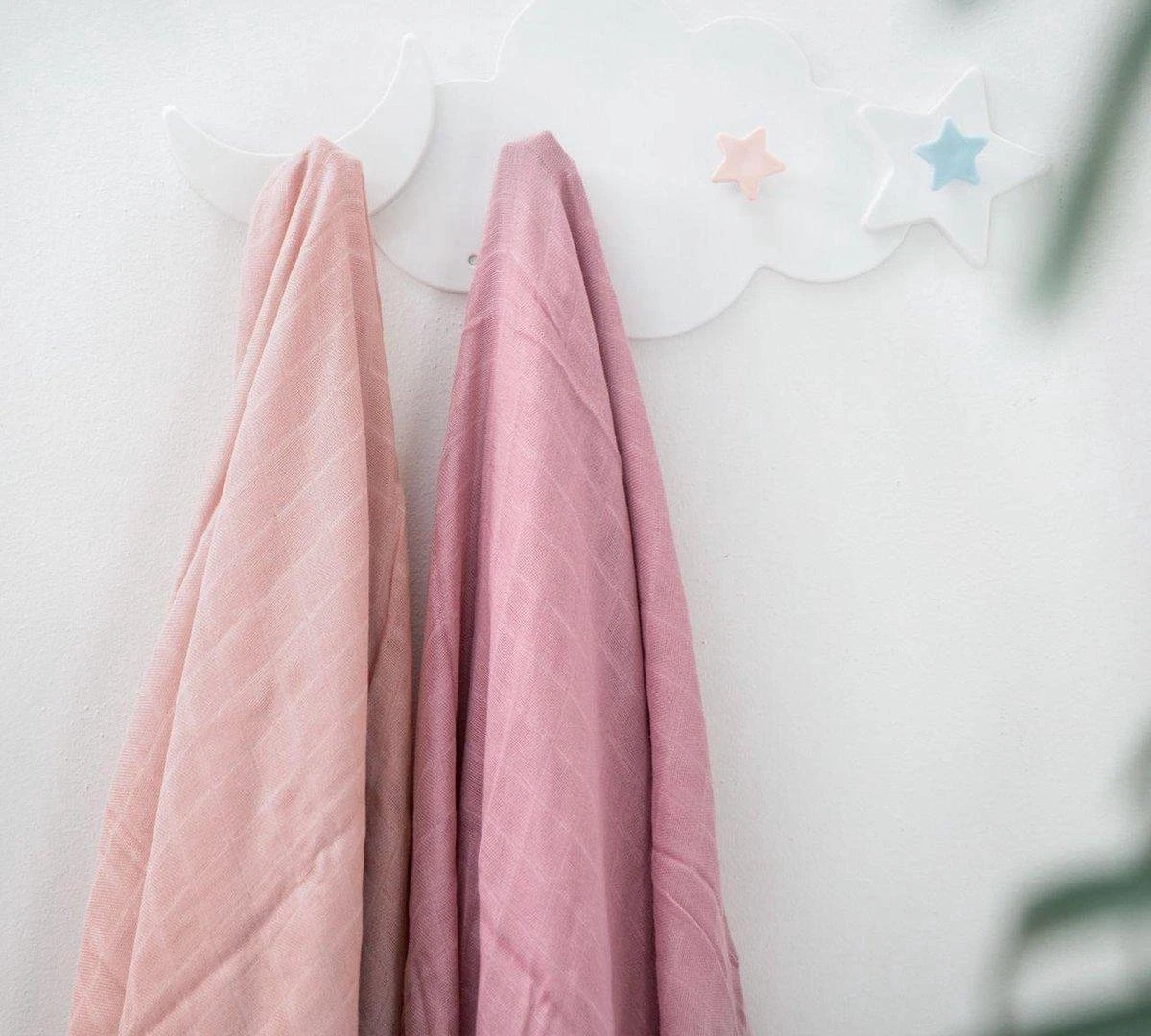 Hydrofiele Doek XL 120x120cm Poederroze - Hydrofiel Luier - Ultra Zacht Bamboe - Swaddle - Inbakerdoek - Wikkeldeken - Omslagdoek Baby - Bad - Image 3